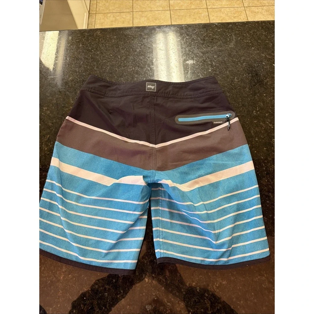 Quiksilver Dry Flight Board Shorts Sz 29 Blue Gray Stripe Surfer Skater Y2K Vibe